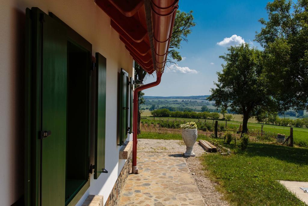 Oereghegyi Apartman Vindornyalak Exterior foto