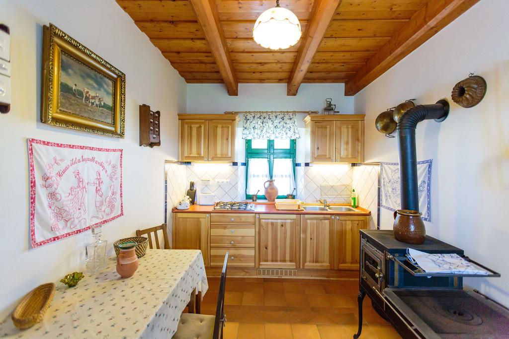 Oereghegyi Apartman Vindornyalak Zimmer foto