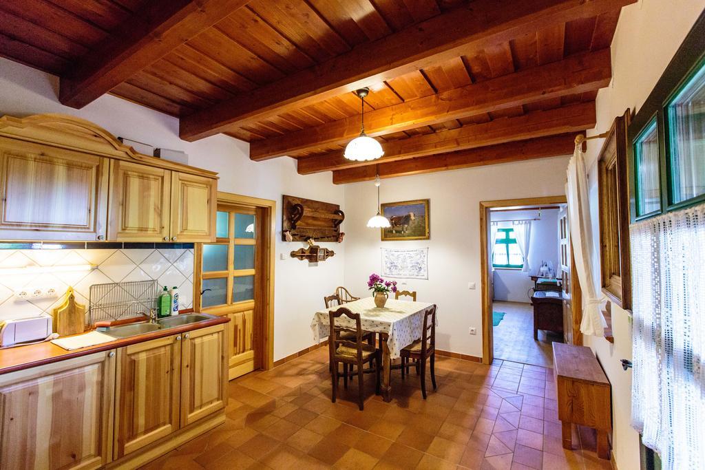 Oereghegyi Apartman Vindornyalak Zimmer foto